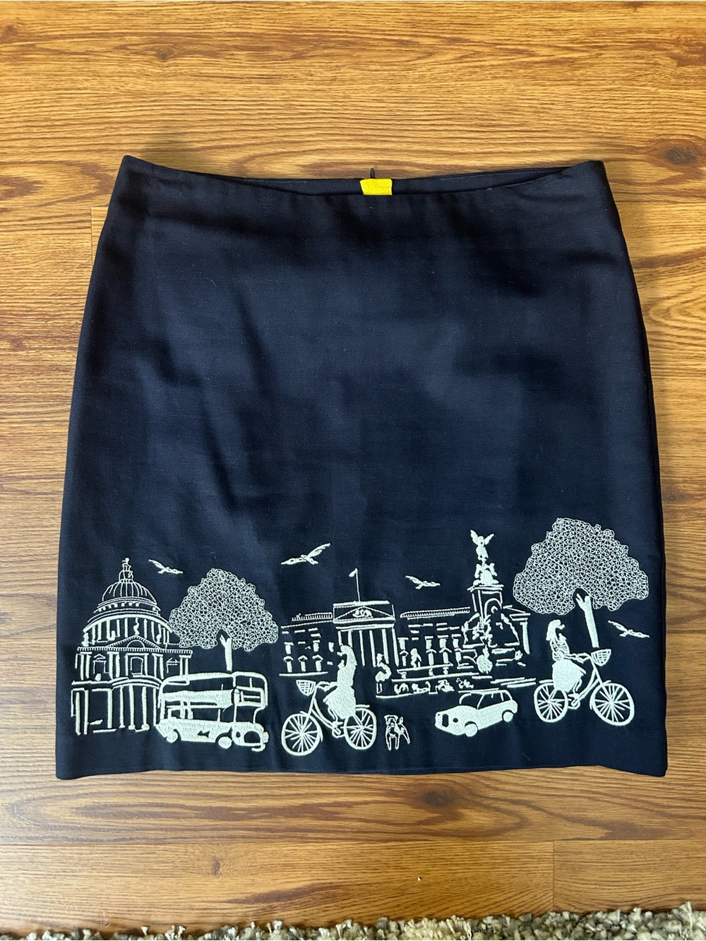 Boden Navy Pencil Skirt with London Cityscape Embroidery Details Size 6